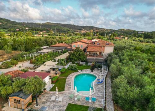 Agriturismo Montefabbrello — 4-Star Luxury Hotel in Portoferraio, Italy