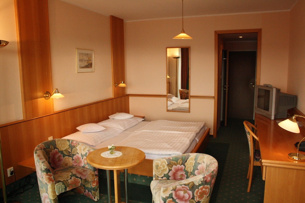 Monica - carbon neutral hotel in Prague