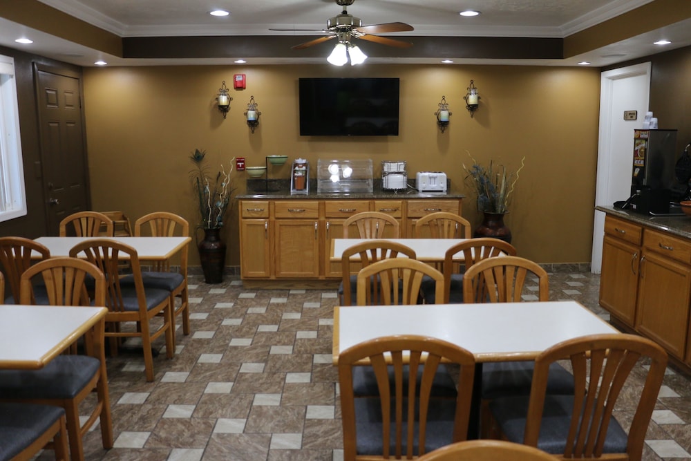 Amber Inn Motel Le Mars - photo 41