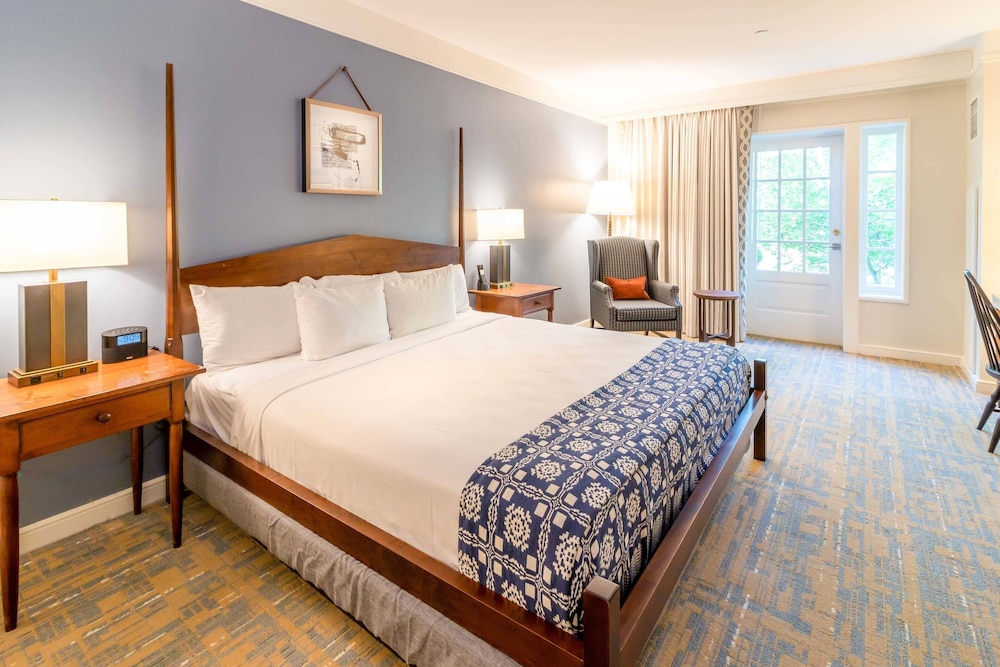 Williamsburg Lodge Autograph Collection - photo 18