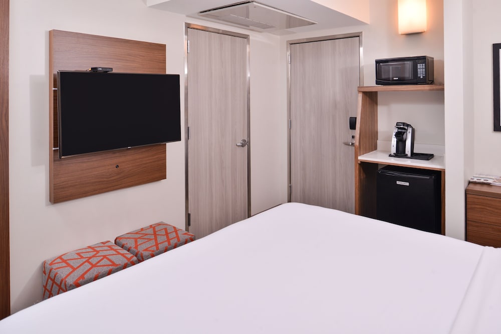 Holiday Inn Express New Orleans Arts District by IHG - photo 23