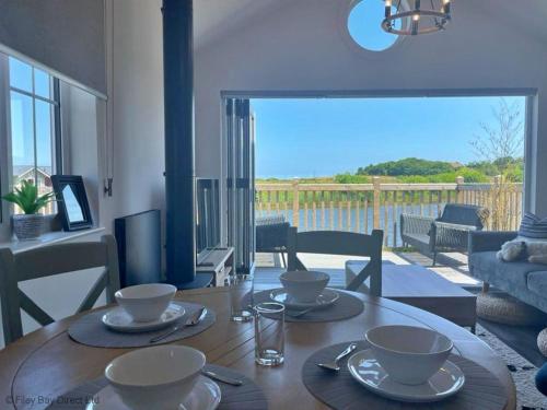 Lakeside Retreat The Bay Filey 2 bedrooms with ensuites parking with EV charger
