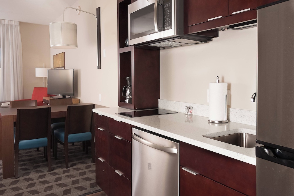 TownePlace Suites Charleston Airport Convention Center - photo 17