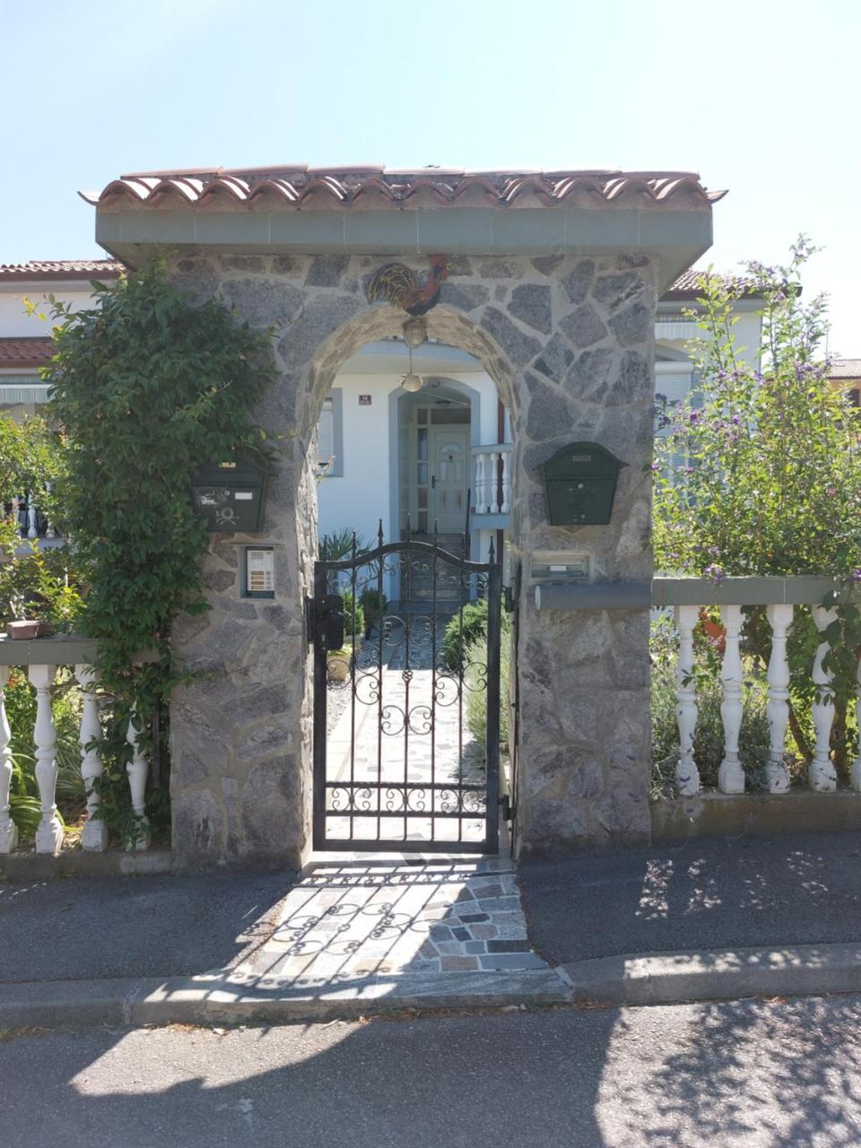Apartma Mari — 4-Star Luxury Hotel in Koper, Slovenia