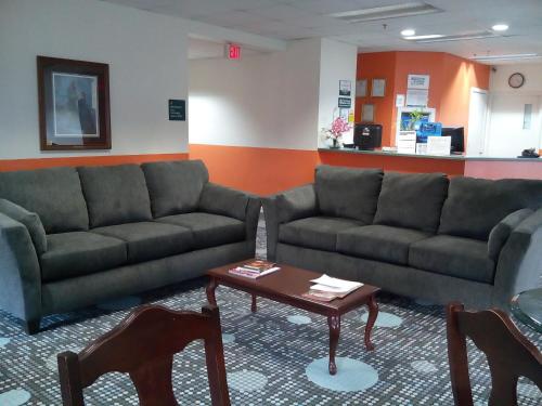 President Inn & Suites - photo 24