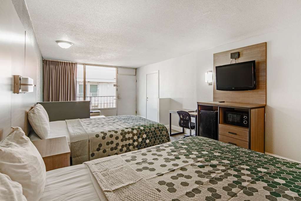 Econo Lodge And Suites Bricktown - photo 16