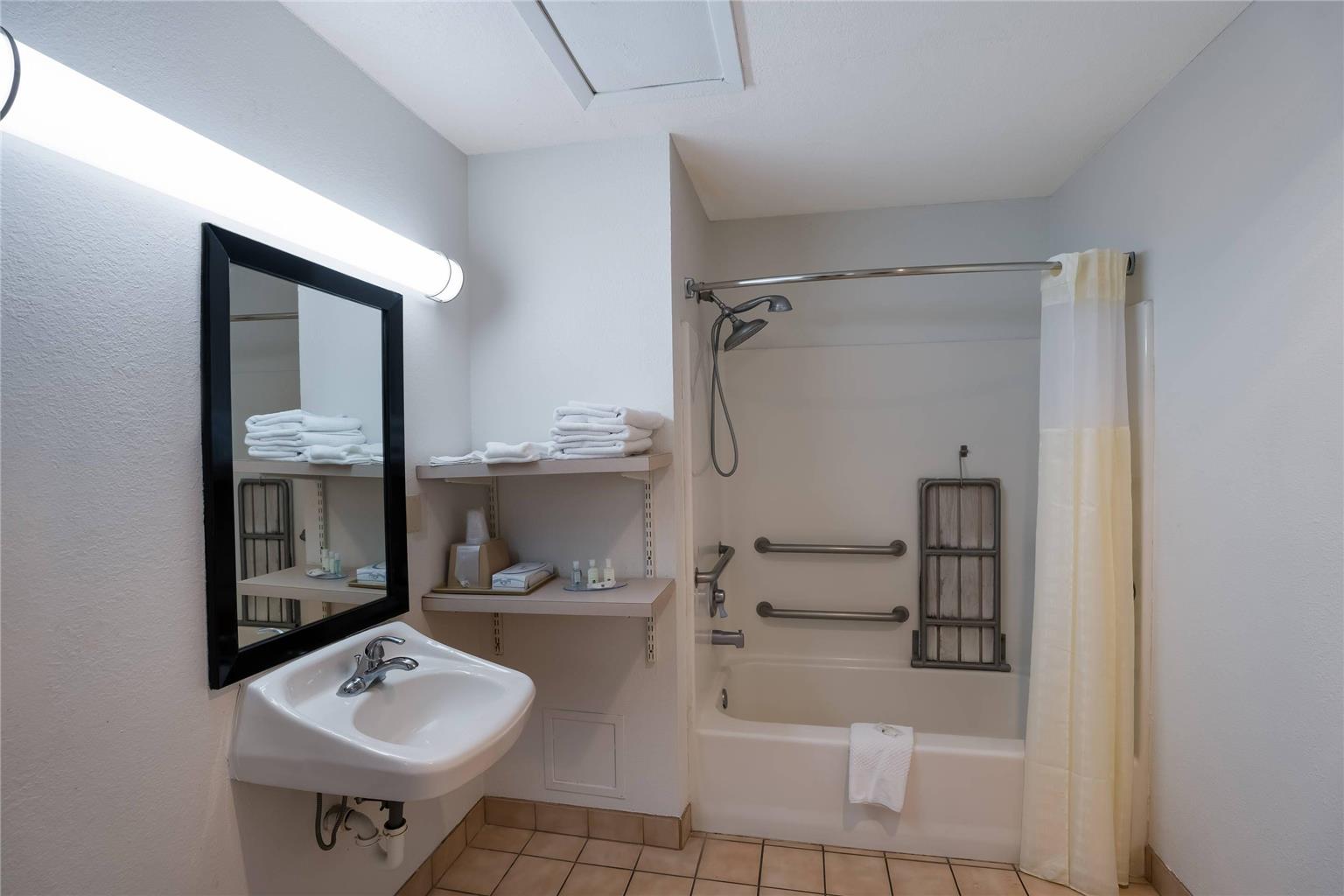 Quality Inn & Suites Junction - photo 24