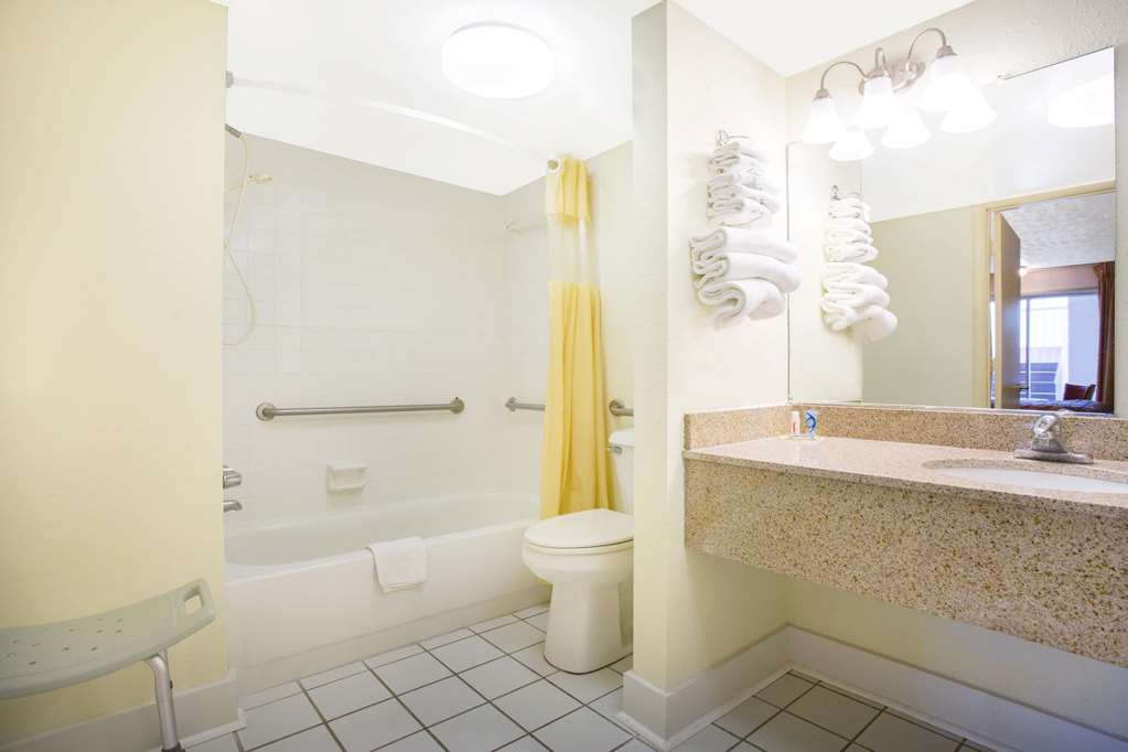 Days Inn by Wyndham Chester - photo 11