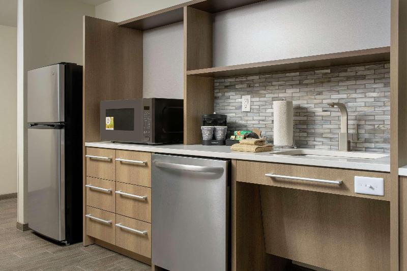 Home2 Suites by Hilton Edison - photo 63