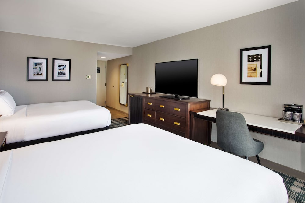 DoubleTree by Hilton Lansing - photo 15