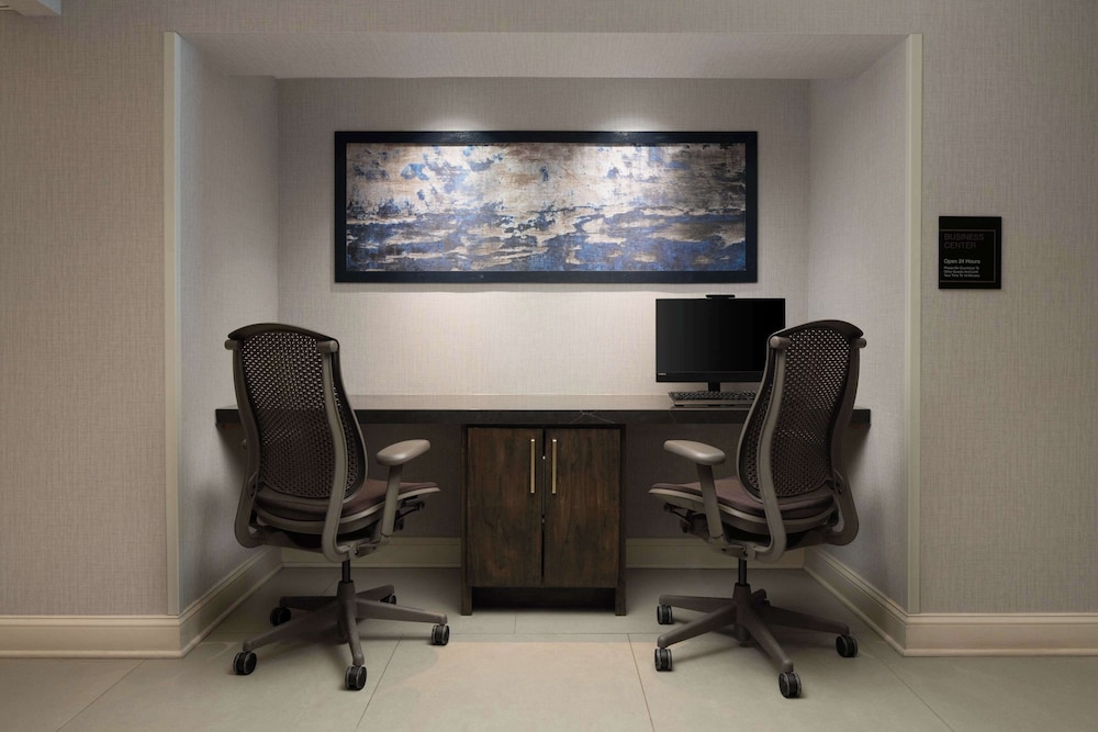 DoubleTree By Hilton Baltimore North Pikesville - photo 83