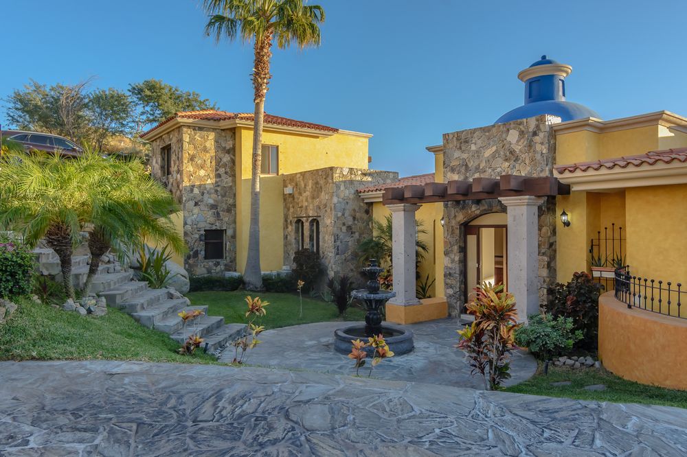 Paradise Ranch — 4-Star Luxury Hotel in Cabo San Lucas, Mexico