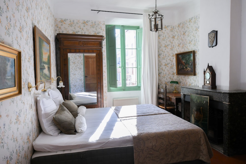 La Cachette du Comte - carbon neutral hotel in Carces