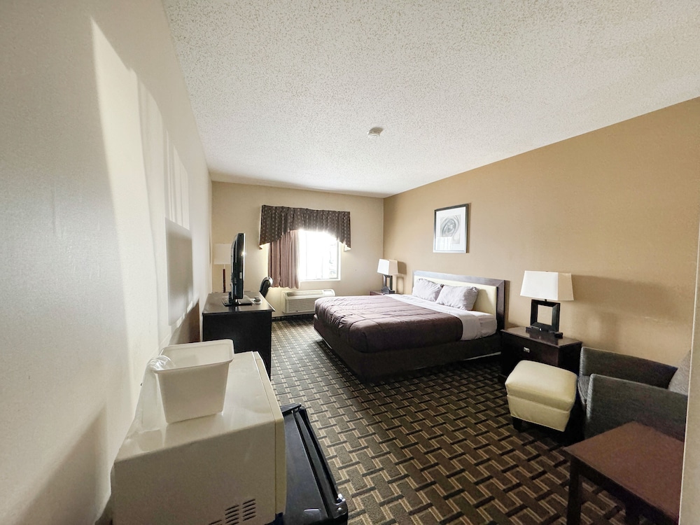 FairBridge Inn & Suites Batavia Darien Amusement Park - photo 10
