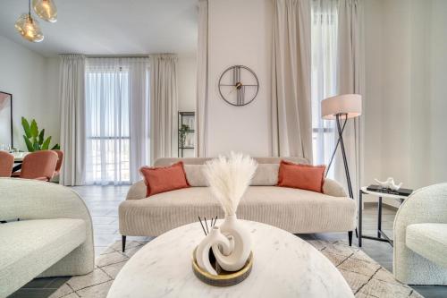 Alluring 2BR with Assistant Room at Mesk 1 Midtown Dubai Production City by Deluxe Holiday Homes — 4-Star Luxury Hotel in Dubai, United Arab Emirates