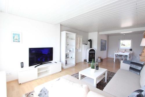 Haus Hahn Gorch Fock Weg 7 — 4-Star Luxury Hotel in Kellenhusen, Germany