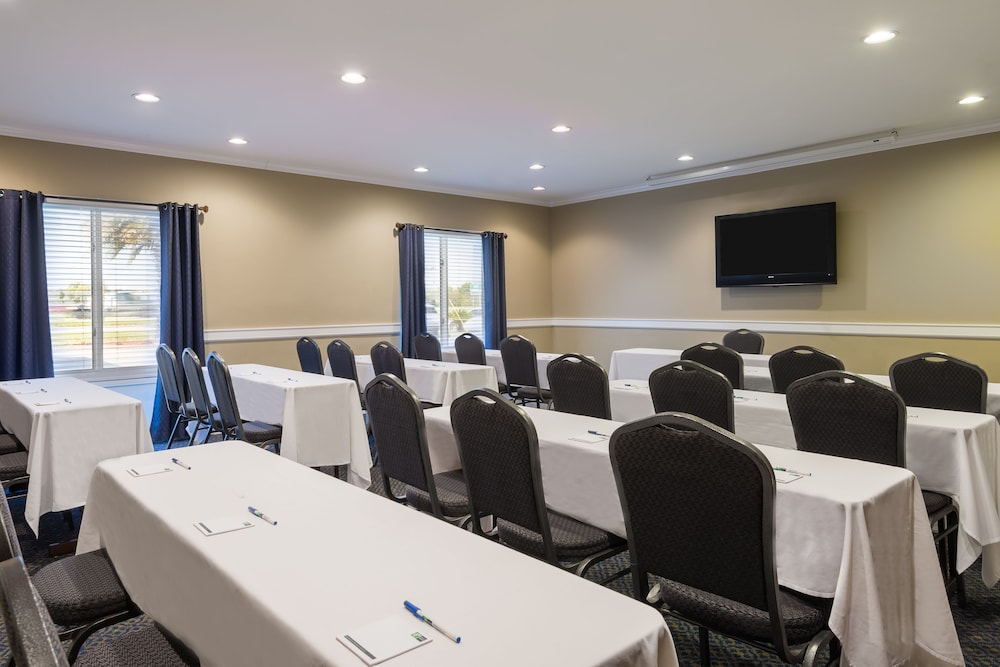 Holiday Inn Express Hotel & Suites New Iberia Avery Island by IHG - photo 35