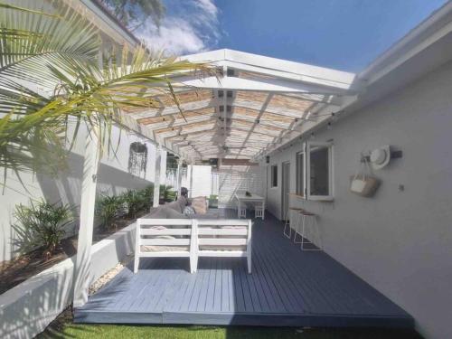3 Bed Recently Renovated Now With Aircon & Heating Unit 1 — hotel in Shoal Bay