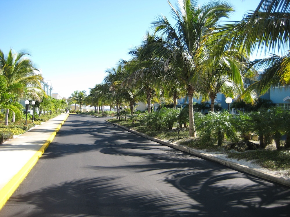 Barefoot Beach Resort - photo 43