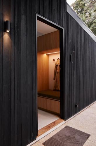 Ukiyo House The Floating World — 4-Star Luxury Hotel in Port Willunga, Australia