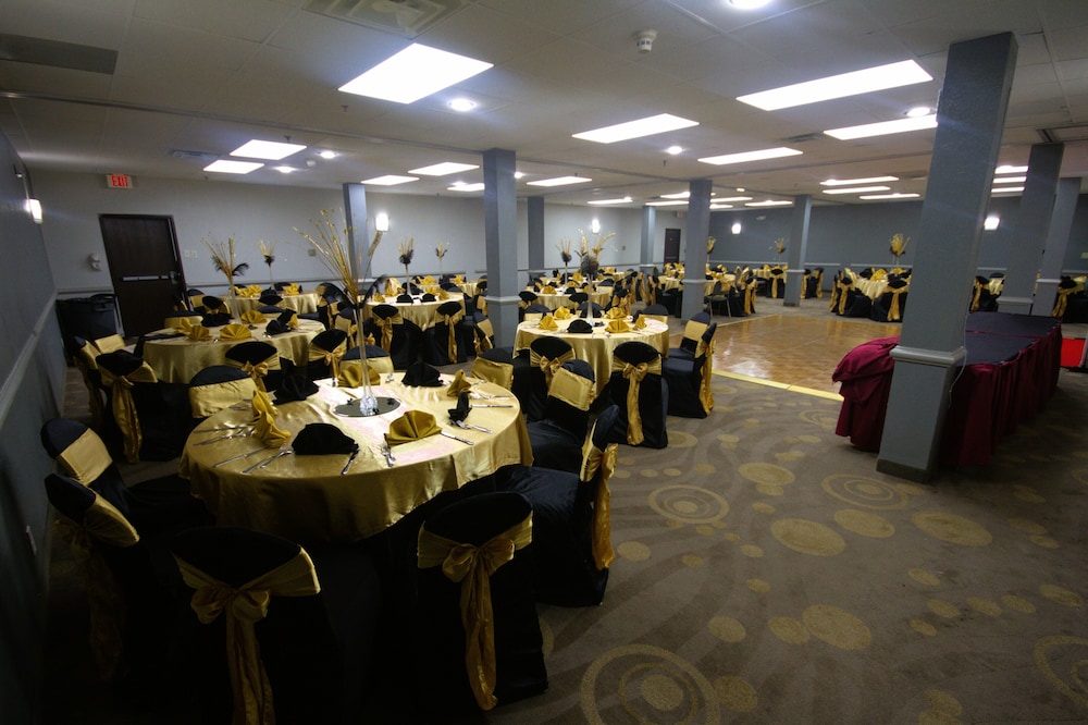 Atrium Hotel and Suites - photo 70