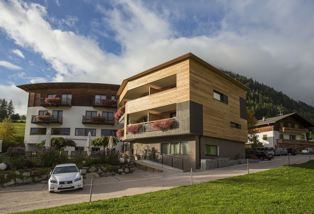 Hotel Dolomitenblick — hotel in Terento
