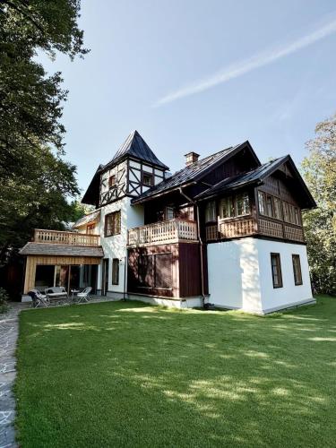 Villa Nicoletta Luxus am See Your Austrian Home — 4-Star Luxury Hotel in Altaussee, Austria