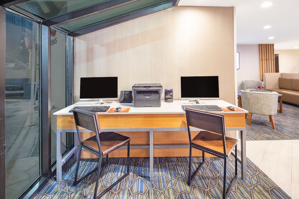 Holiday Inn Express San Diego Airport Old Town by IHG - photo 36