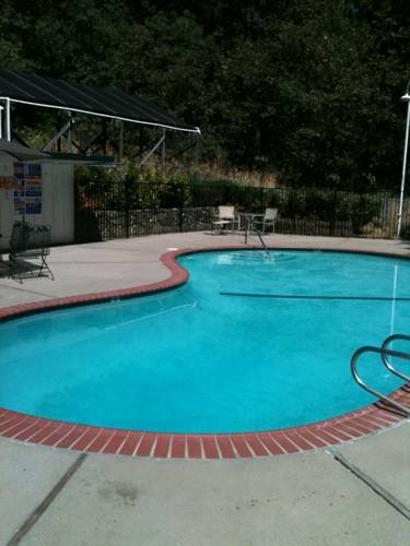 Golden Chain Motel — Grass Valley