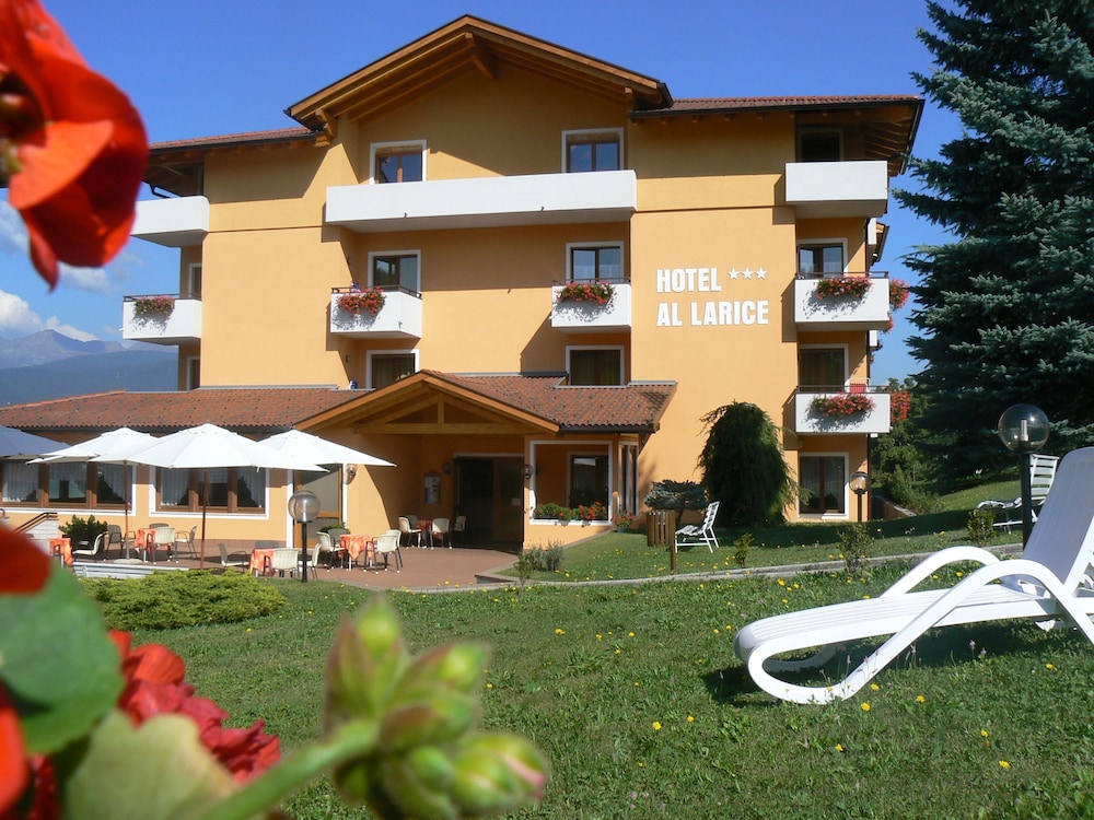 Hotel e Appartamenti Al Larice - carbon neutral hotel in Ronzone