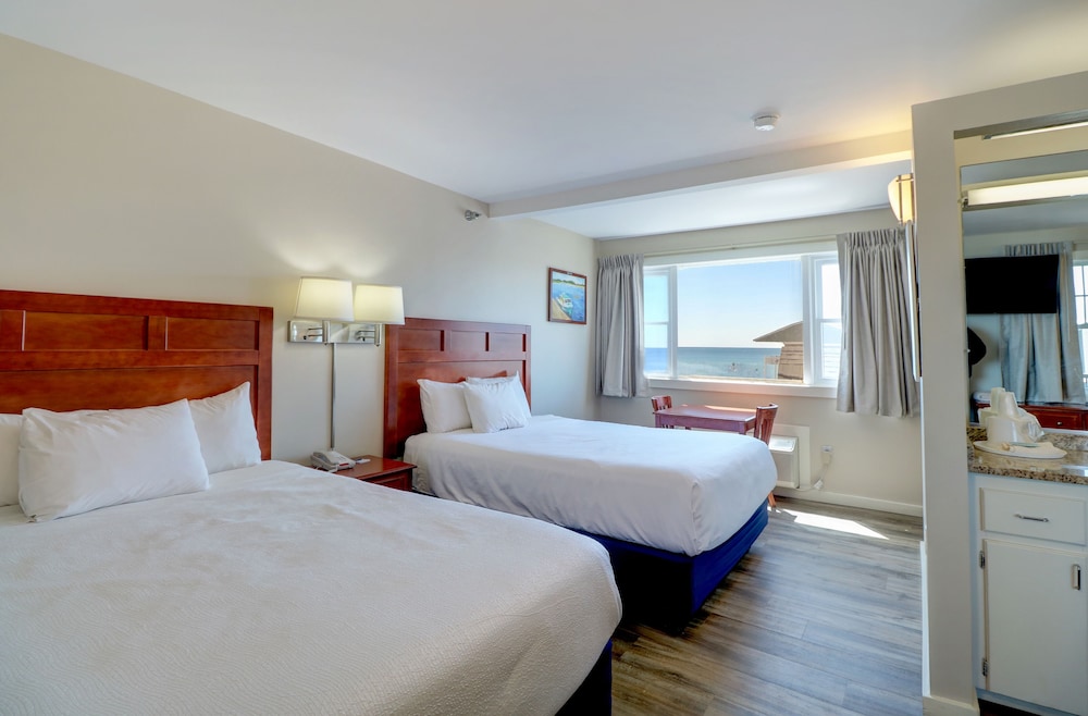 Atlantic Oceanfront Hotel - photo 32