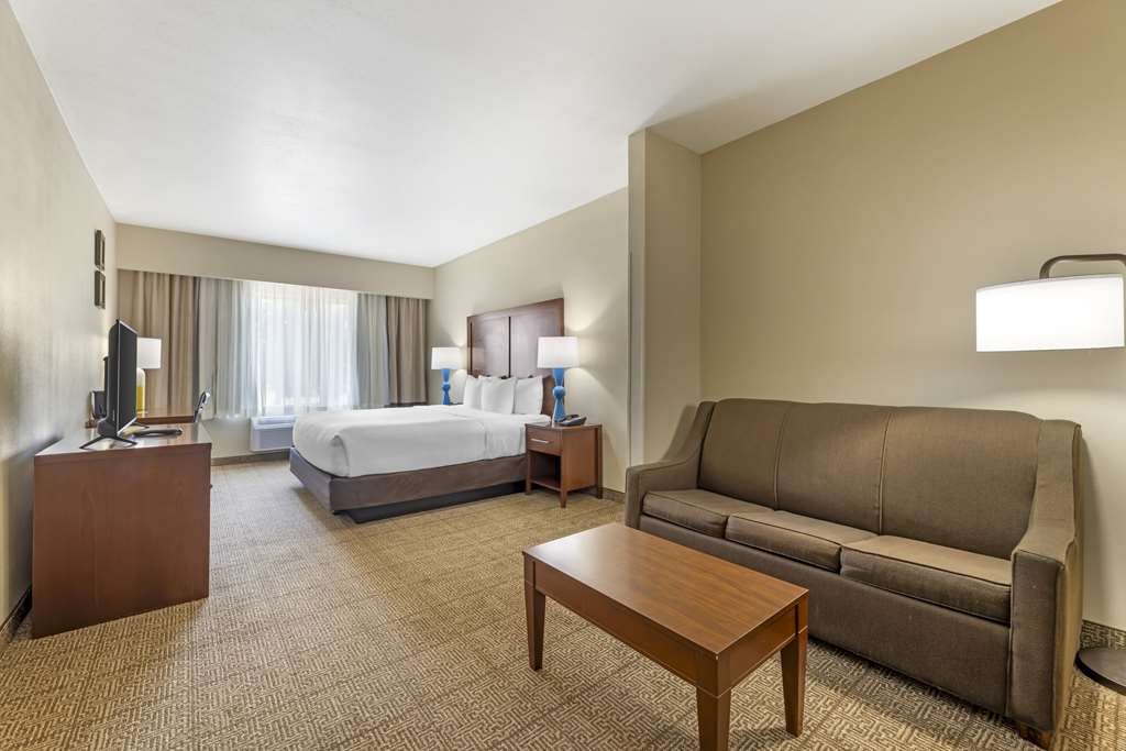 Comfort Suites Near Vancouver Mall - photo 19