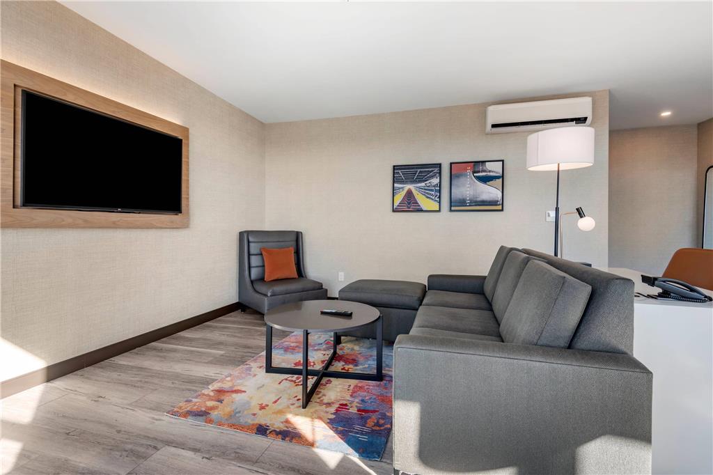 Cambria Hotel Portland Downtown Old Port - photo 40