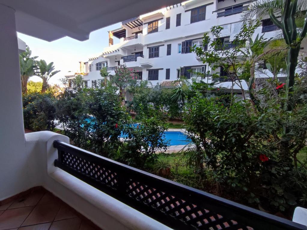 Le luxe en face à la mer avec piscine in Oued Laou, Morocco