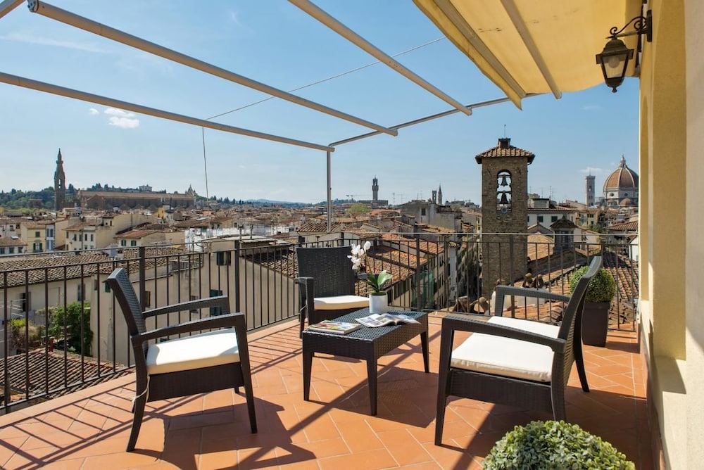 Santa Croce Terrace Deluxe — 4-Star Luxury Hotel in Florence, Italy