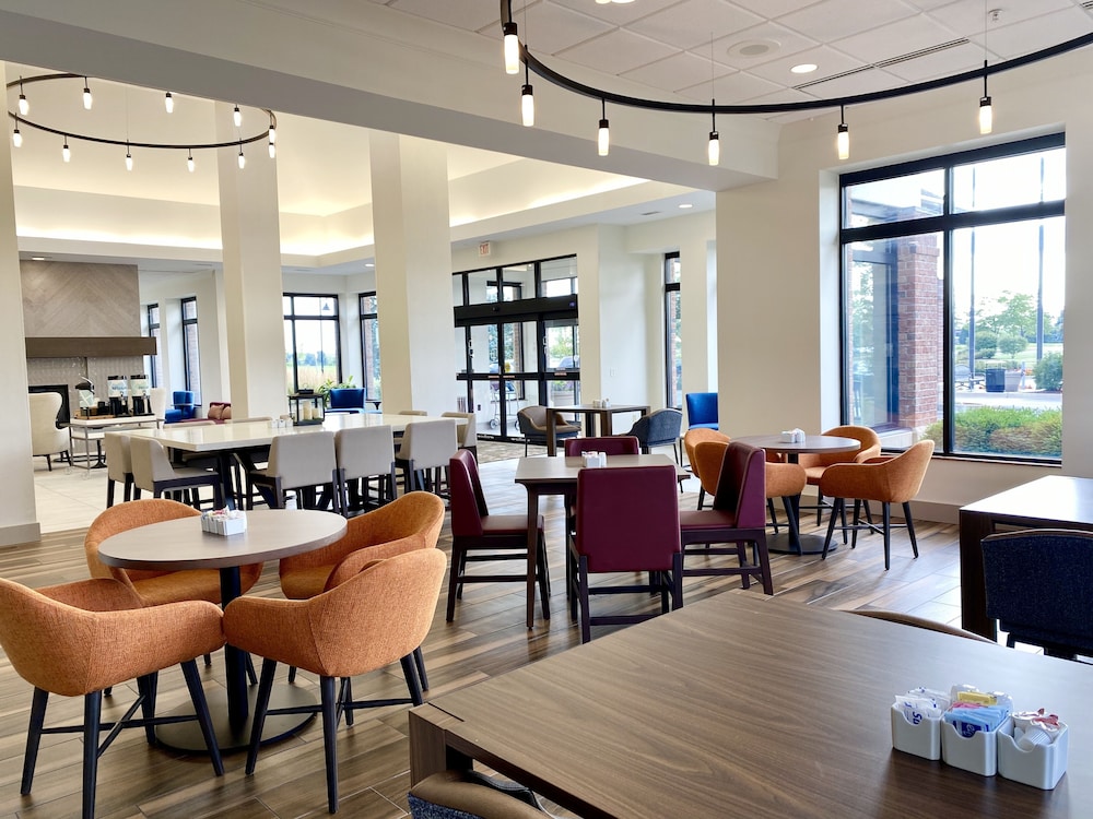 Hilton Garden Inn Oconomowoc - photo 46