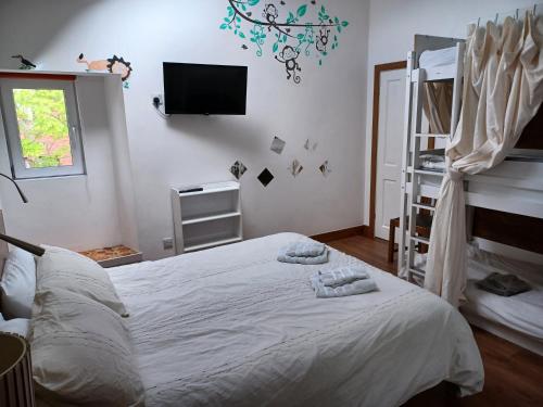 Voyage Hostel Ensuite Family Rooms with shared kitchen — 4-Star Luxury Hotel in Douglas, United Kingdom