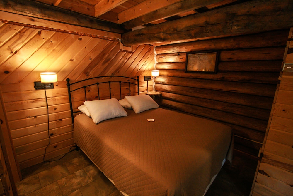 Judith Mountain Lodge - photo 6