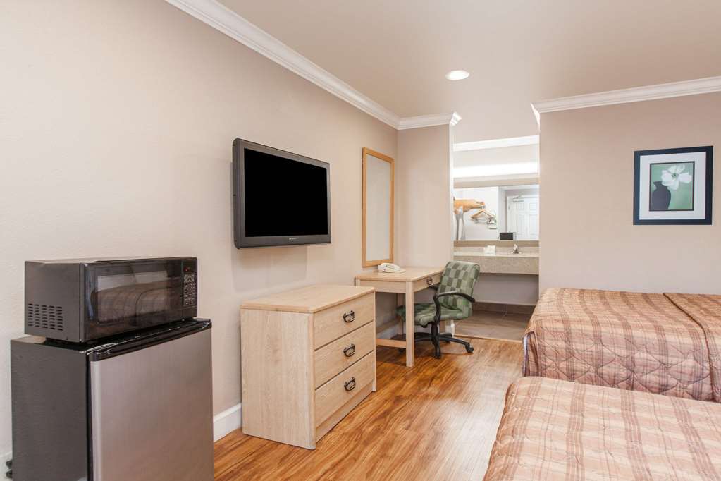 Days Inn by Wyndham San Francisco S Oyster Point Airport - photo 4