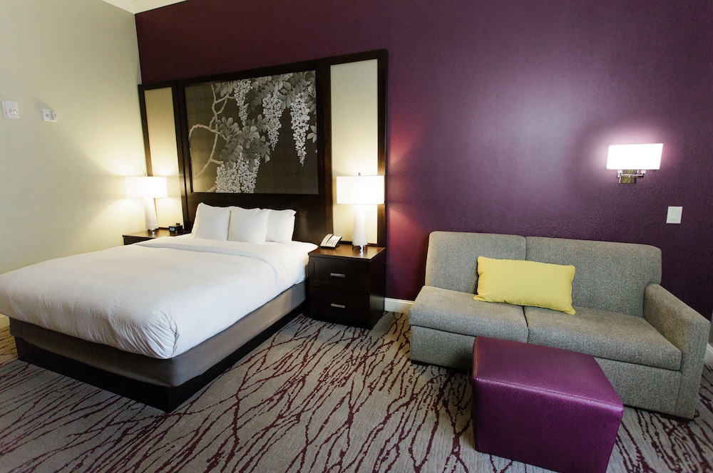 DoubleTree by Hilton Hotel Savannah Historic District - photo 16