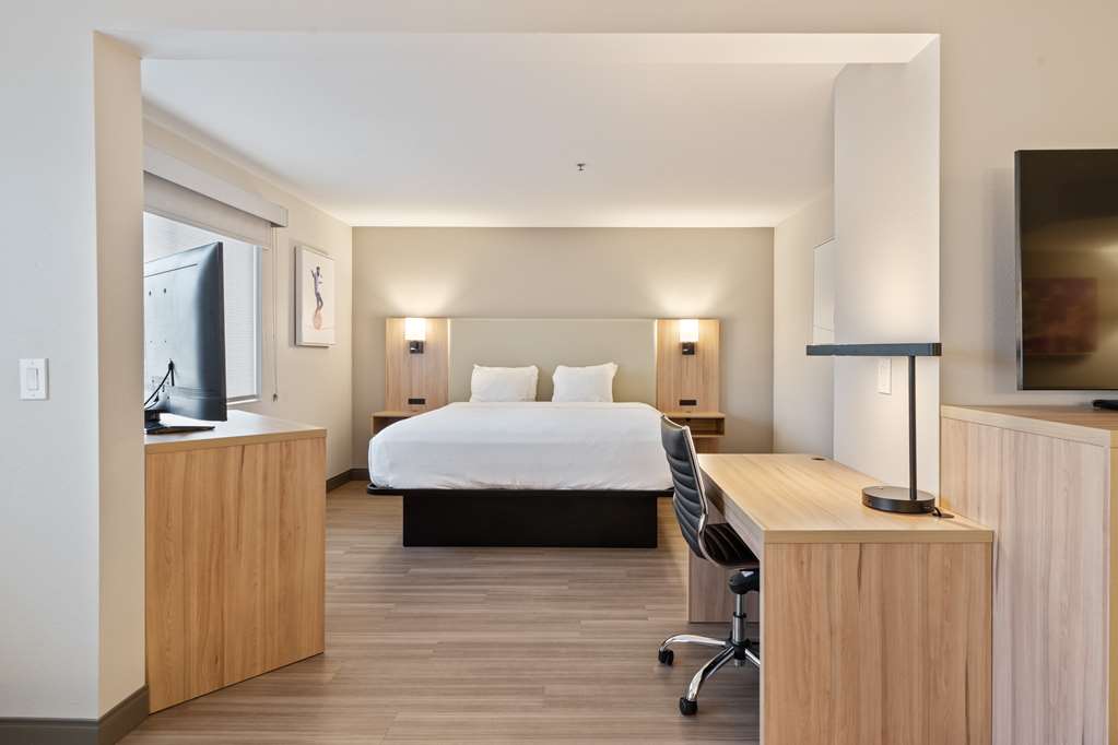 Best Western Lake Oswego Portland Hotel & Suites - photo 43