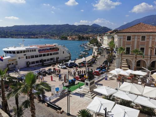 Dimore Del Centro Domus Coeli — 4-Star Luxury Hotel in Salo, Italy
