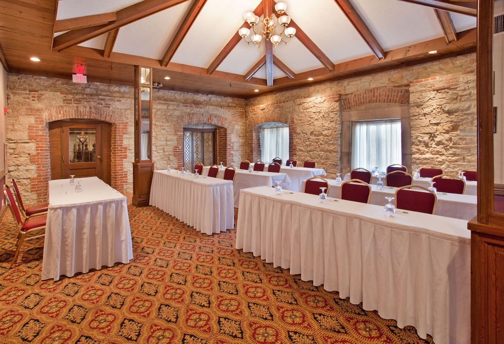 Holiday Inn St. Louis West Six Flags by IHG - photo 39