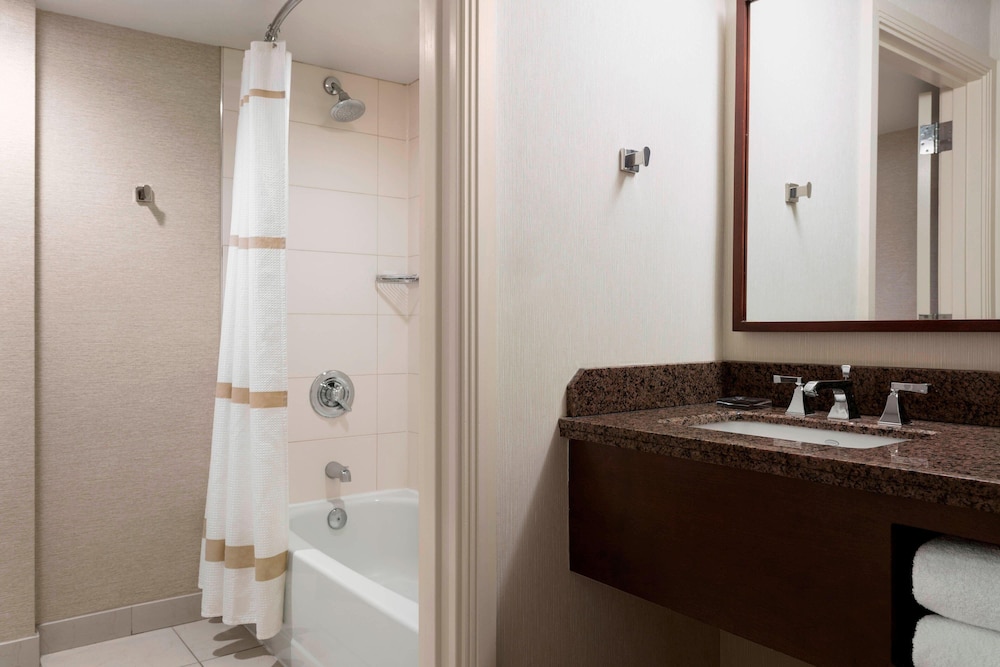 Cleveland Marriott Downtown at Key Tower - photo 20