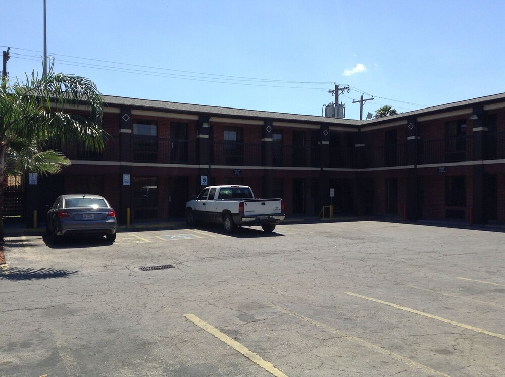 Sky Palace Inn and Suites Laredo - photo 39