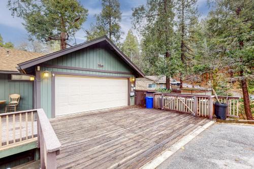 Creekside Cabin — Crestline — photo 3