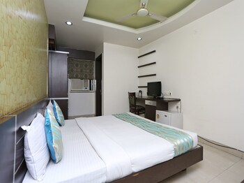 OYO 1552 Hotel Midland