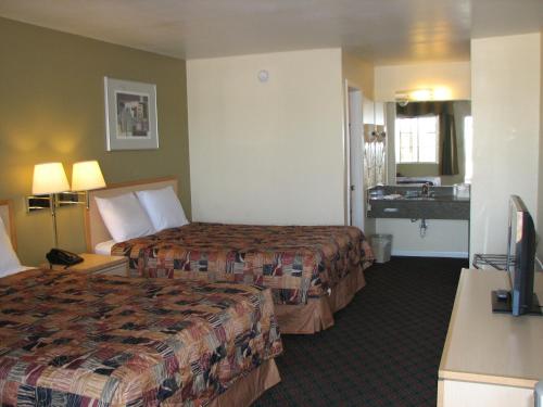 Relax Inn Marlin - photo 7