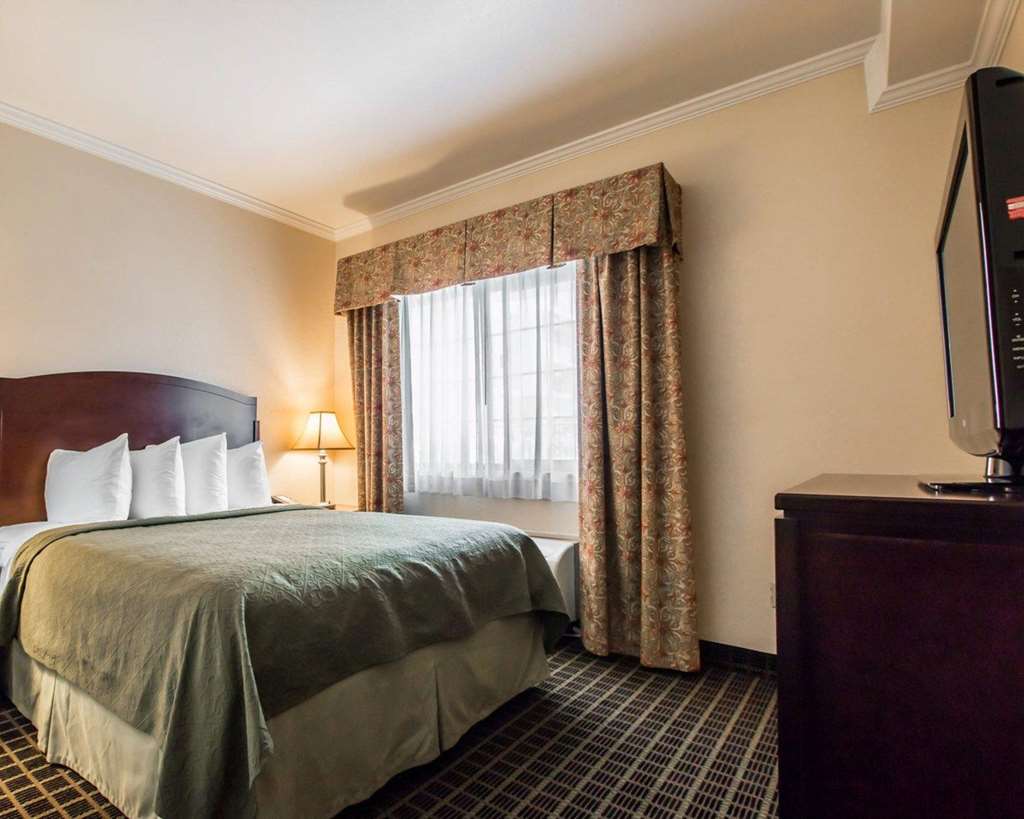 Quality Inn Temecula Valley Wine Country - photo 9