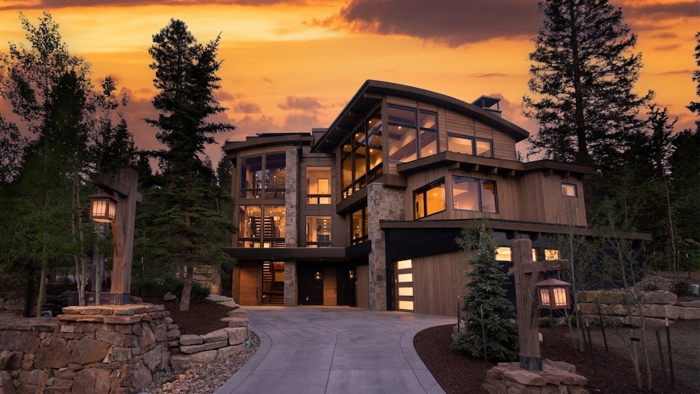 The Bears Den - last minute hotel in Breckenridge